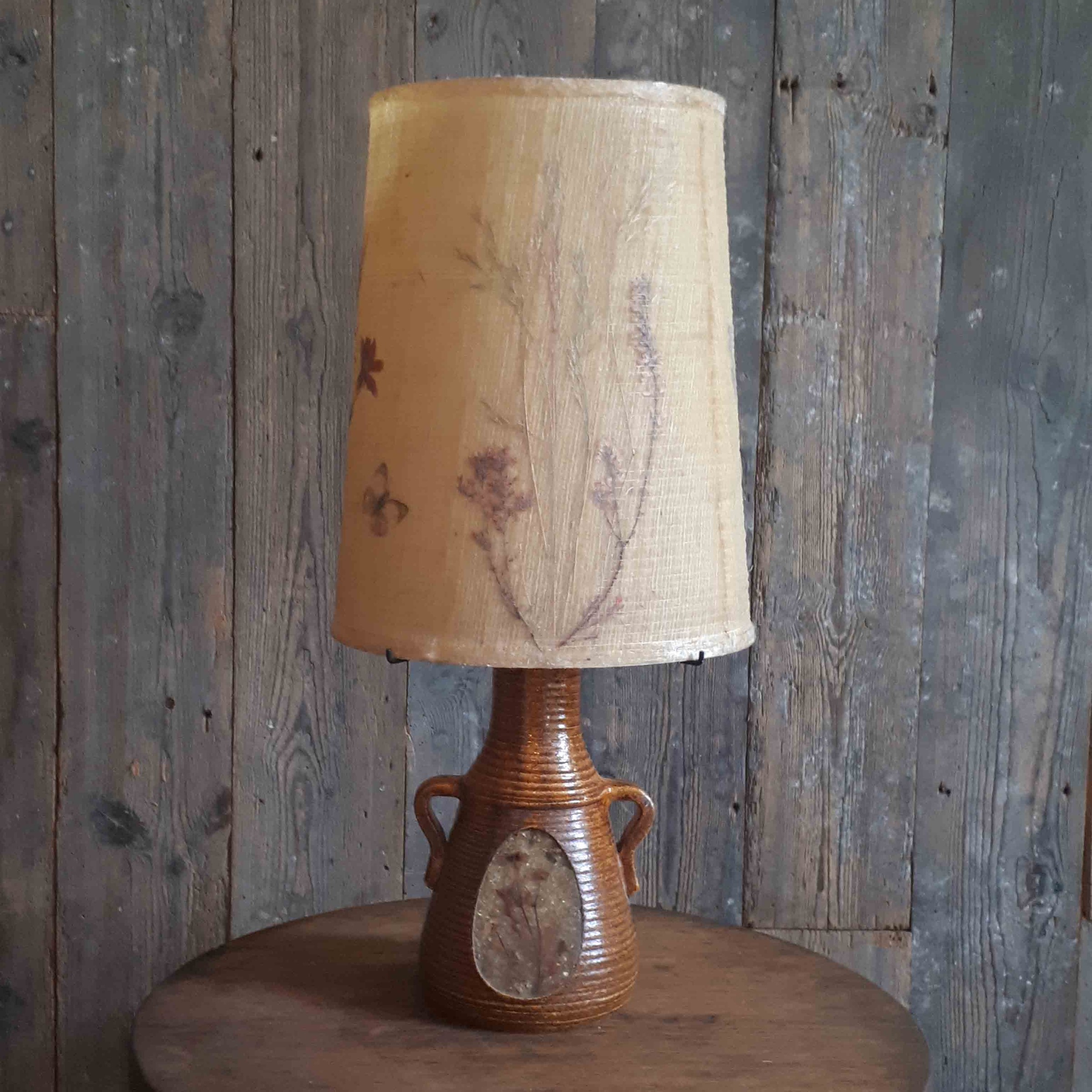 Accolay bruin keramische lamp met originele lampenkap Piet Jonker