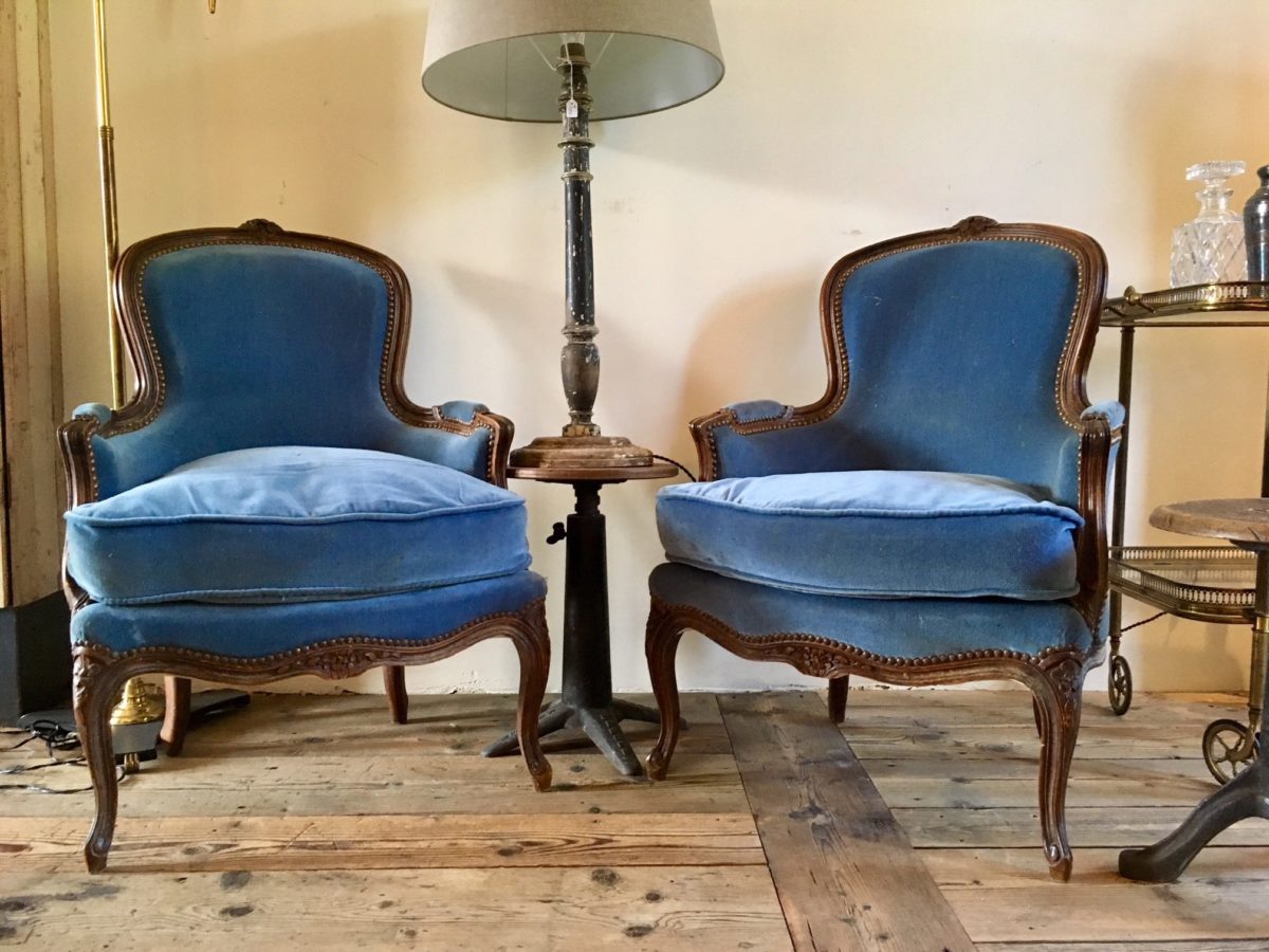 Antieke fauteuils met blauw fluweel Piet Jonker