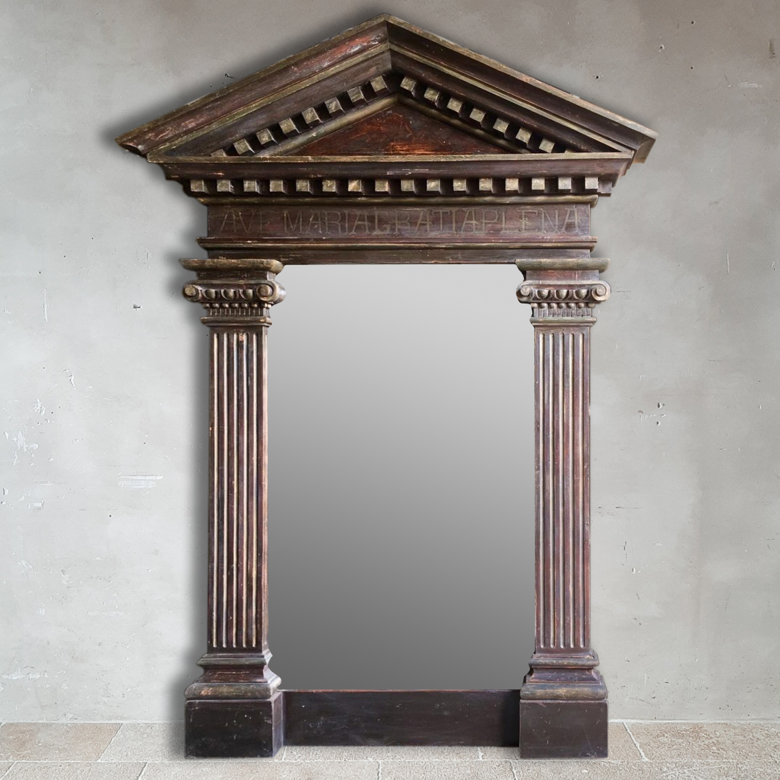 Manhattan Interpunctie grond Zeer grote spiegel in bijzondere antieke decoratieve lijst - Piet Jonker