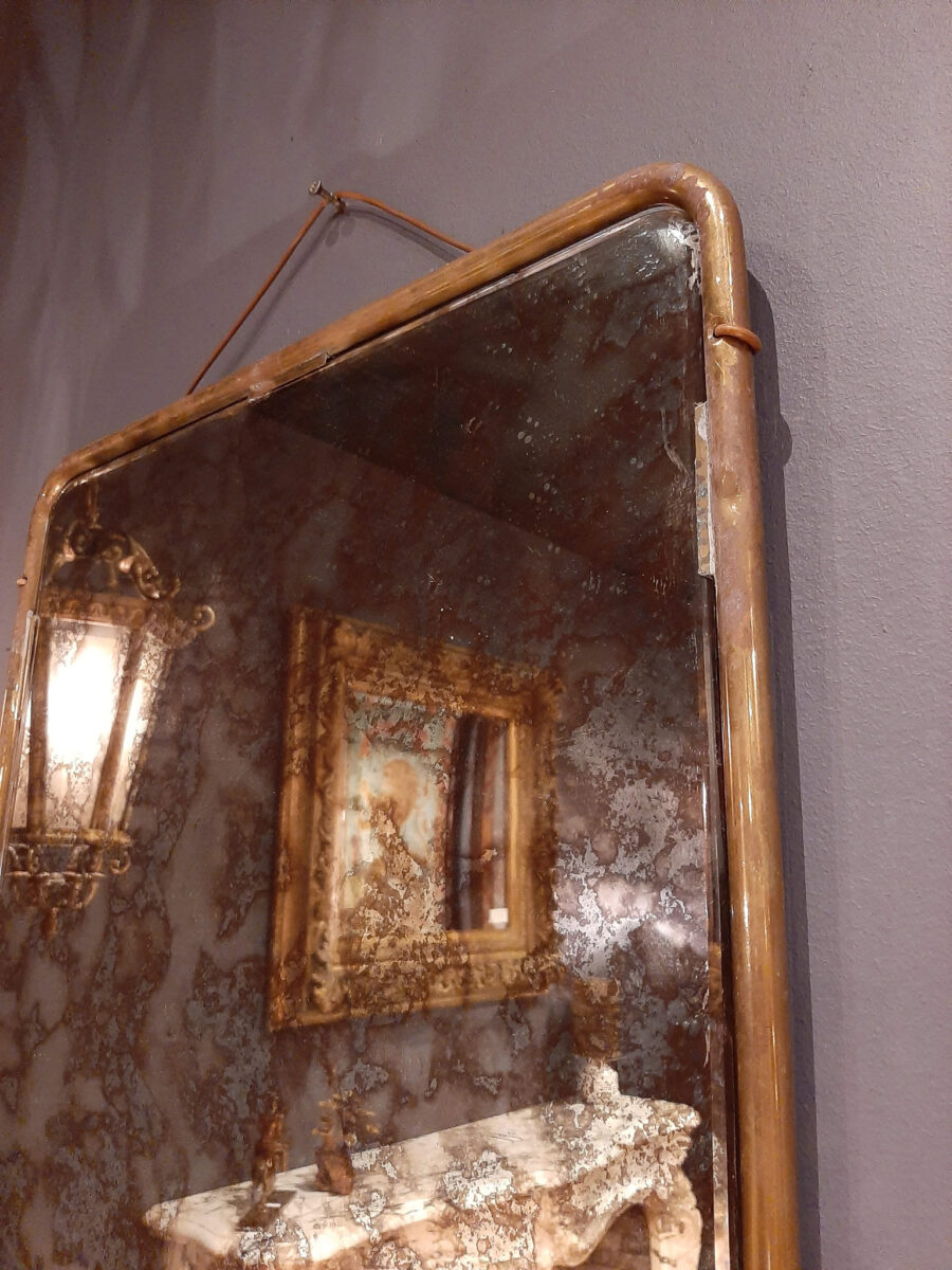 Interactie Ongeautoriseerd Luidspreker Oude gouden spiegels met plankje en zeer verweerd spiegelglas - Piet Jonker